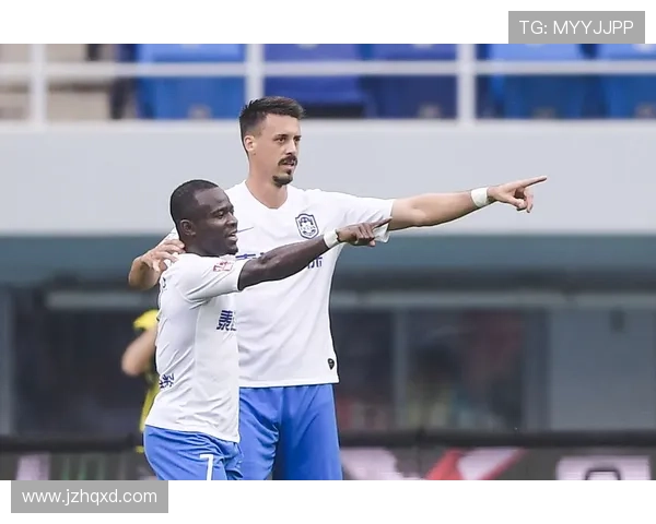 狼堡新赛季进攻套路升级，锋线组合表现稳健引人关注