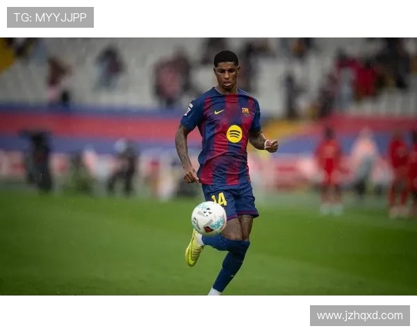 巴萨中场失控致节奏紊乱,防守断档问题加剧