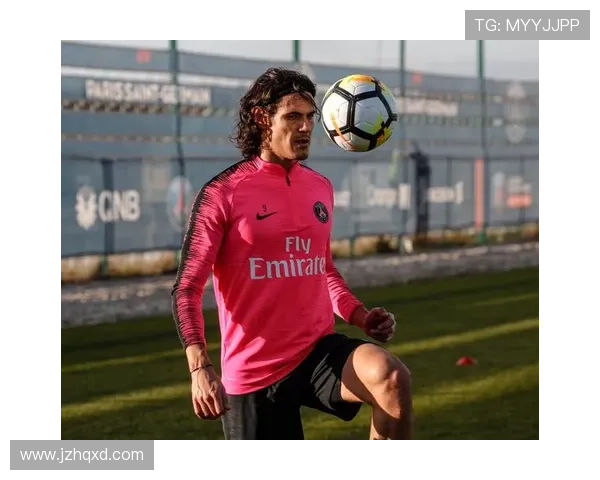 卡瓦尼训练完顺手把蛋白粉当晚餐，这自律谁顶得住